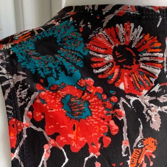 NWT LULAROE long printed blouse/tunic - Picture 5 of 7